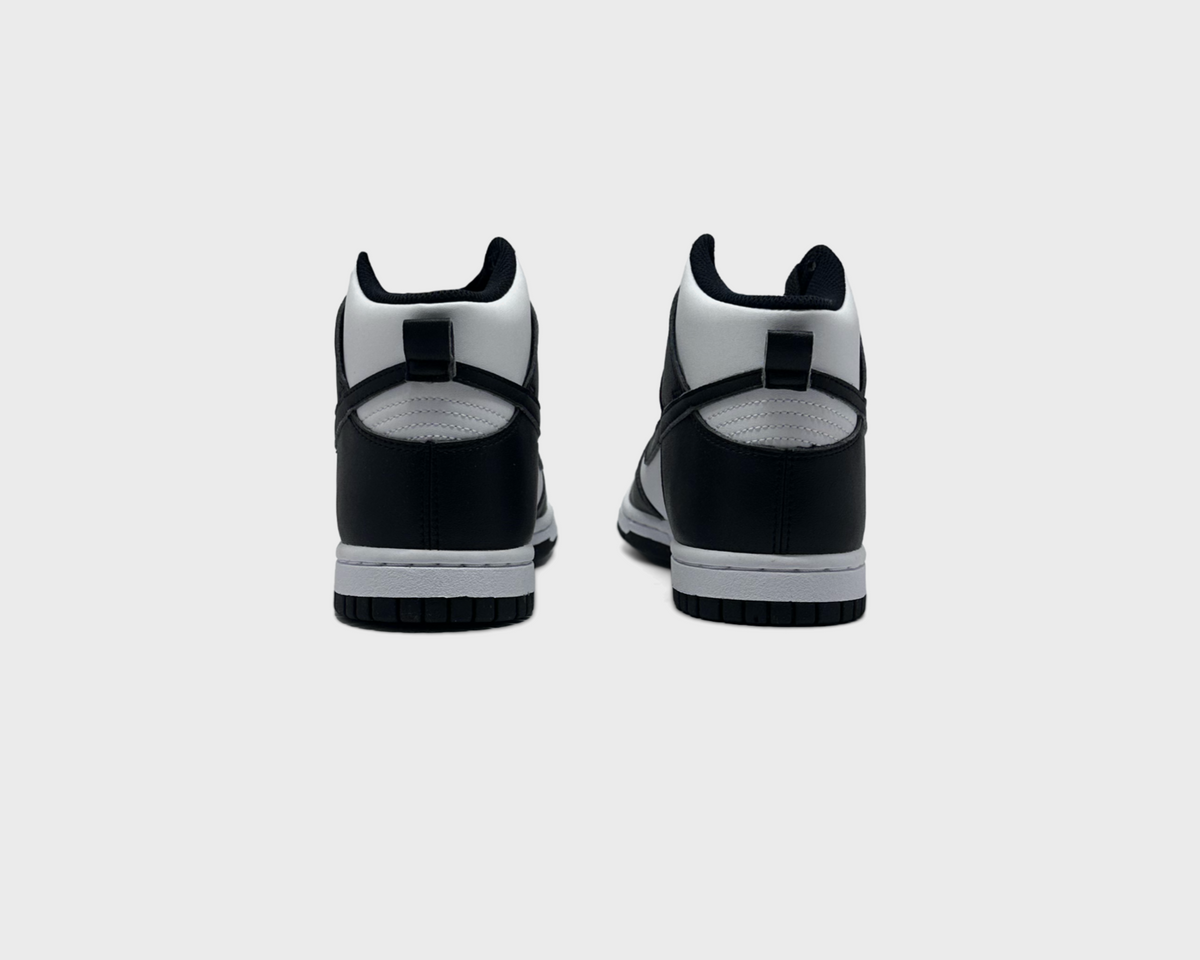 Nike Dunk High Next Nature Panda Sneaker schwarz weiß Paar Rückansicht