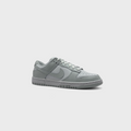 Nike Dunk Low Grey White Sneaker grau weiß schräg von vorne
