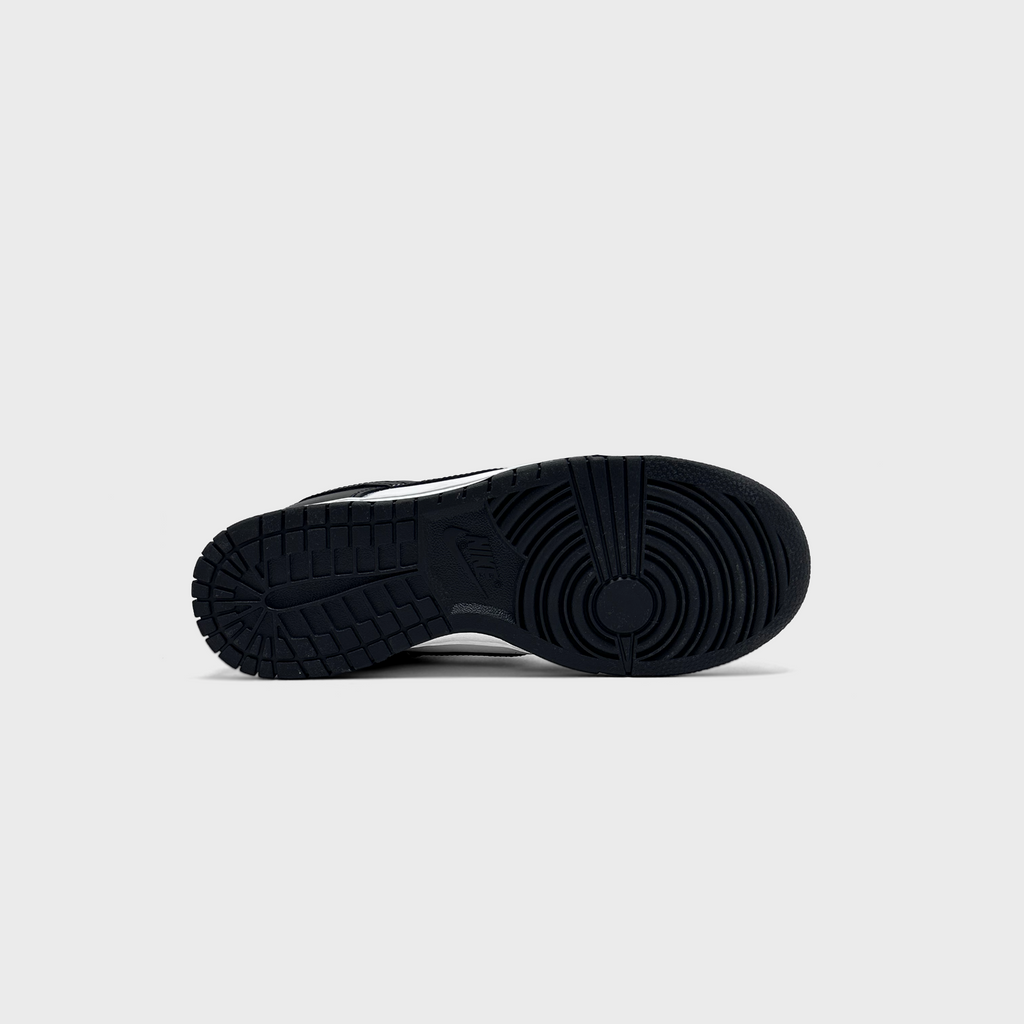 Nike Dunk Low Panda Sneaker schwarz weiß Sohle Unterseite
