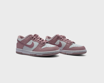 Nike Dunk Low Pink White Sneaker rosa weiß Paar schräg von vorne
