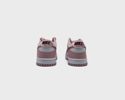 Nike Dunk Low Pink White Sneaker rosa weiß Sneaker Paar Rückansicht
