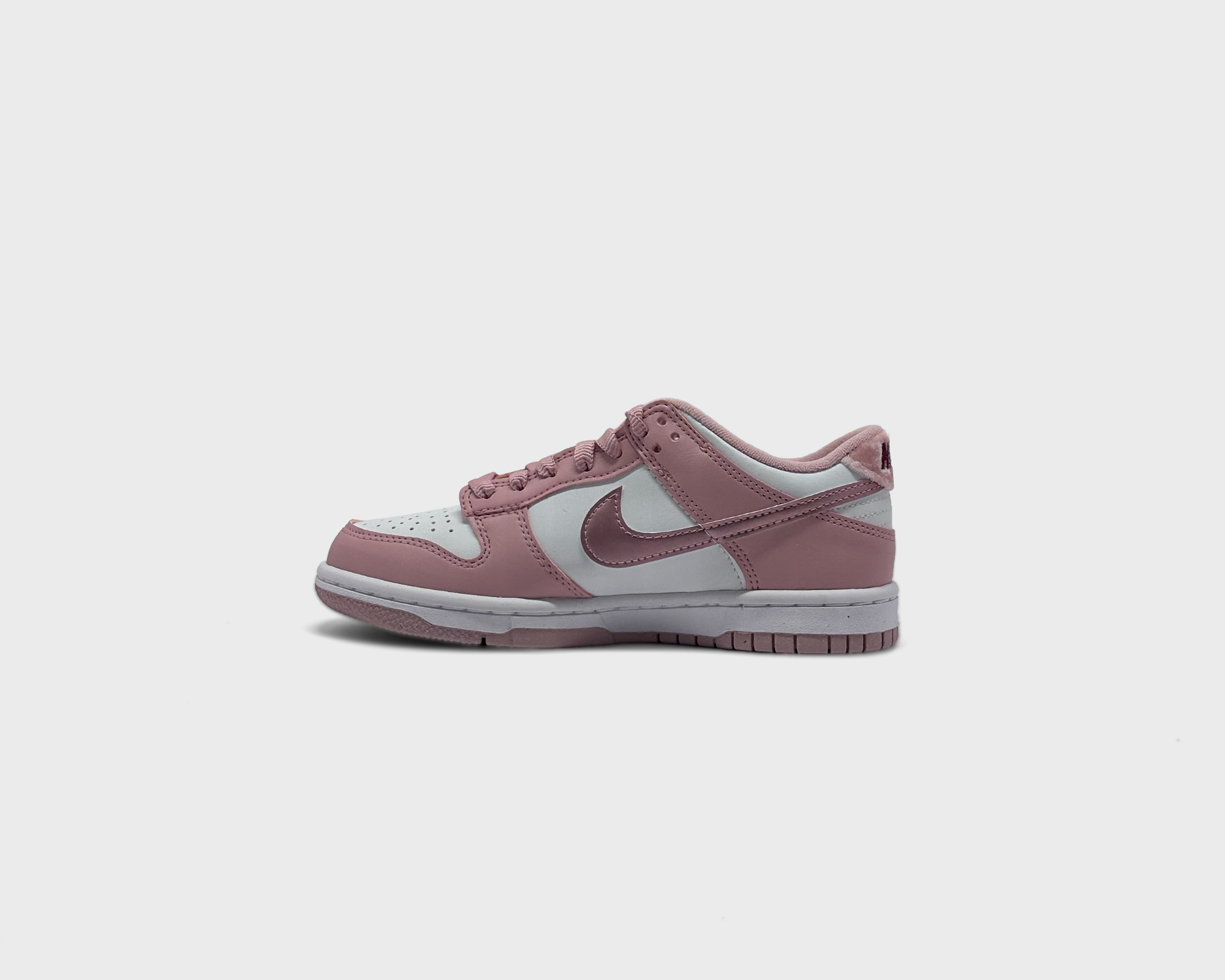 Nike Dunk Low Pink White Sneaker rosa weiß Innenseite Seitenansicht
