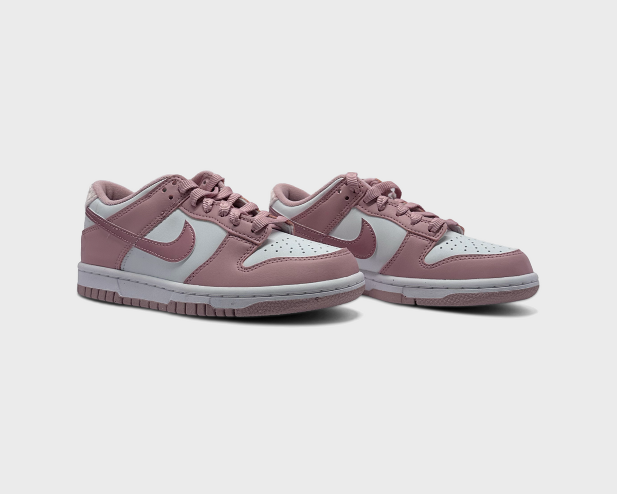 Nike Dunk Low Pink White Kids Sneaker rosa weiß Paar schräg von vorne