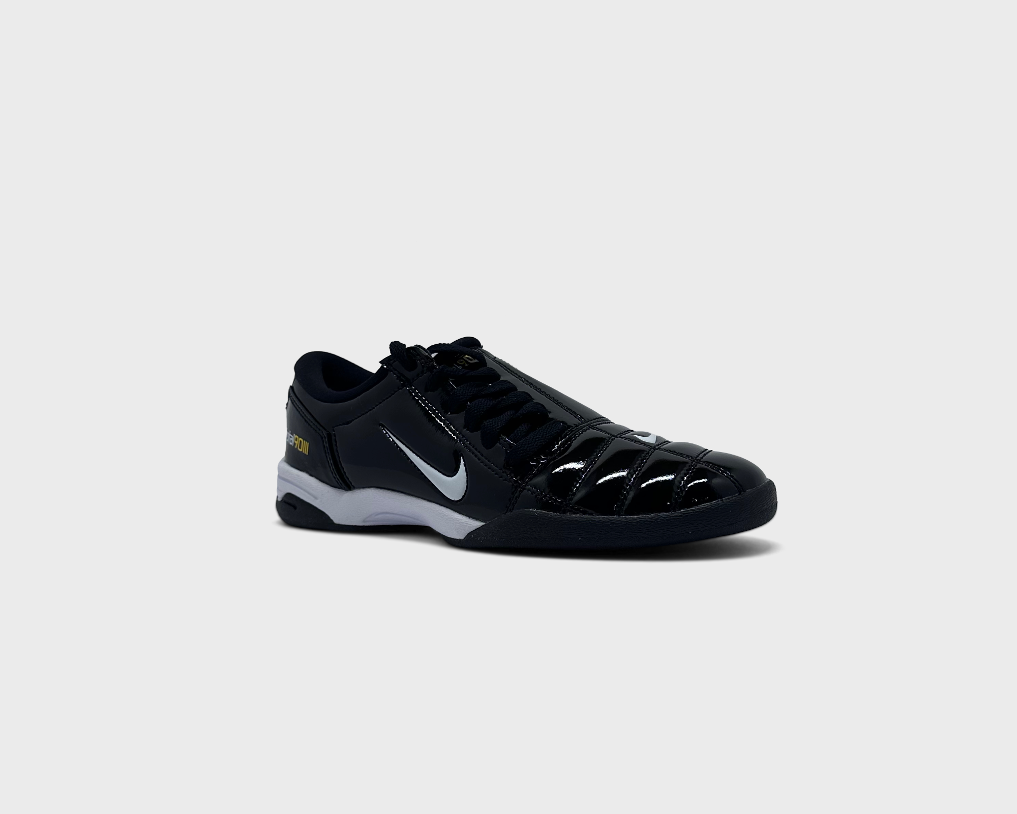 Nike Total 90 SP Black White Sneaker schwarz weiß schräg von vorne
