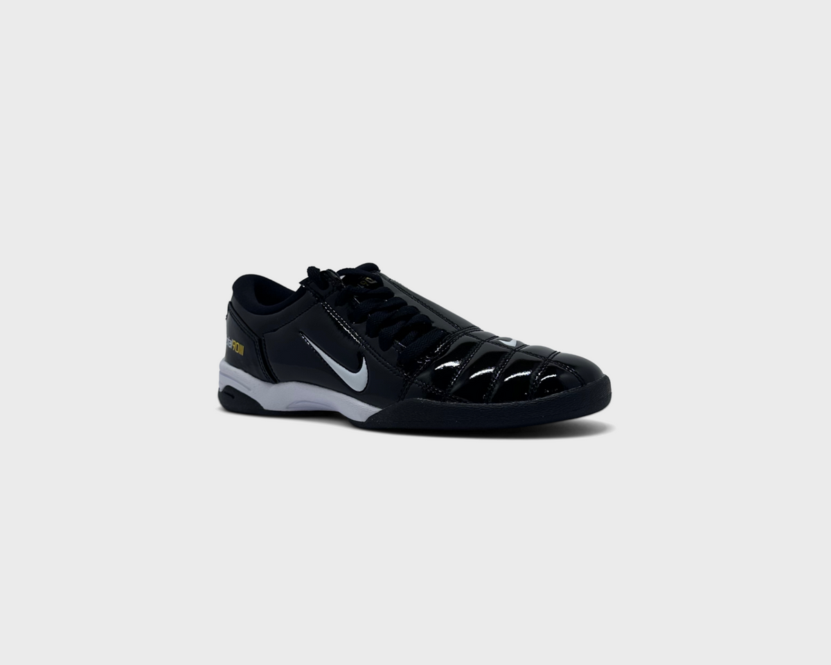 Nike Total 90 SP Black White Sneaker schwarz weiß schräg von vorne