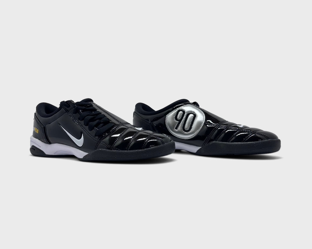 Nike Total 90 SP Black White Sneaker schwarz weiß Paar schräg von vorne