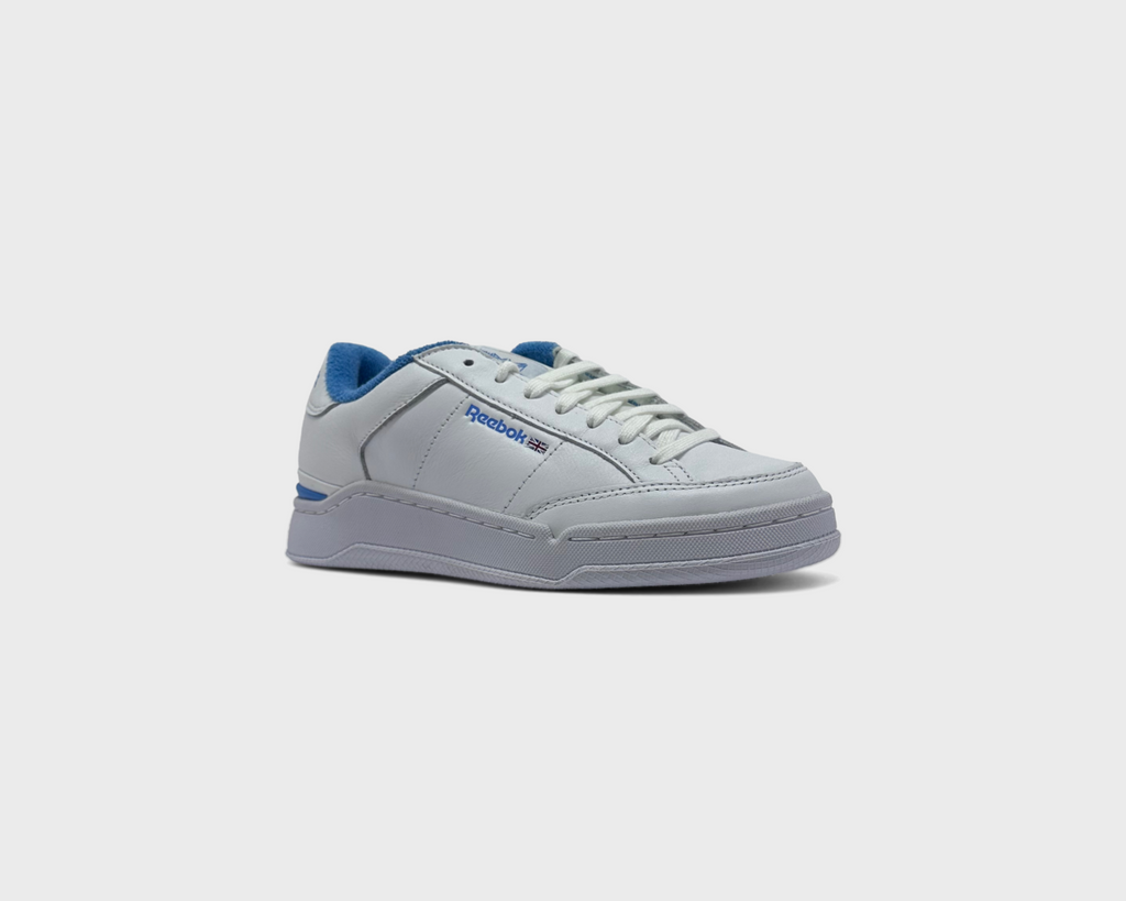 Reebok Ad Court White Blue Sneaker weiß blau schräg von vorne