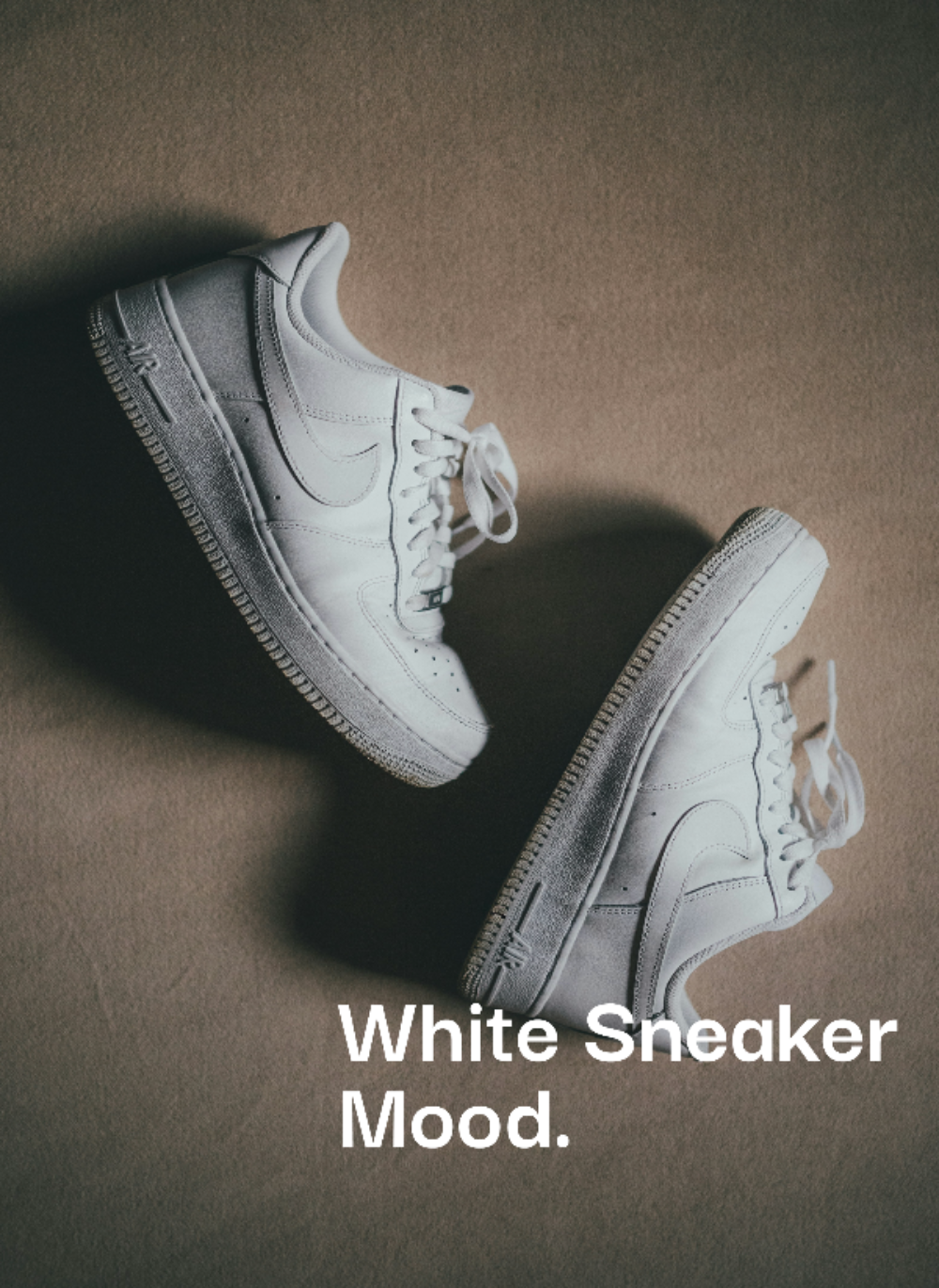 White Sneaker Mood bei sneekrs mit weißen Nike Air Force 1 Sneakern