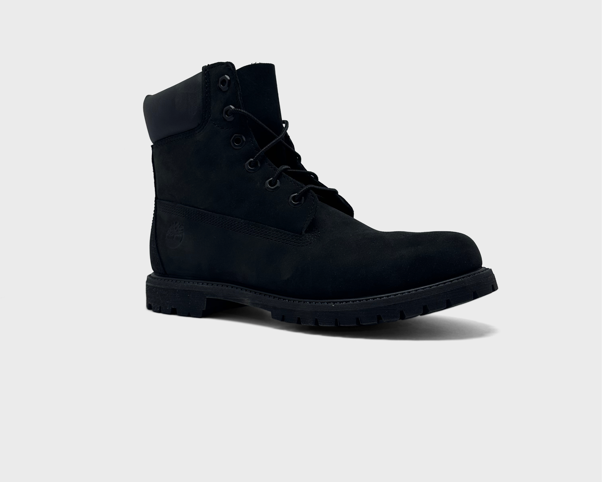 Timberland 6 Inch Premium Black Sneaker schwarz schräg von vorne
