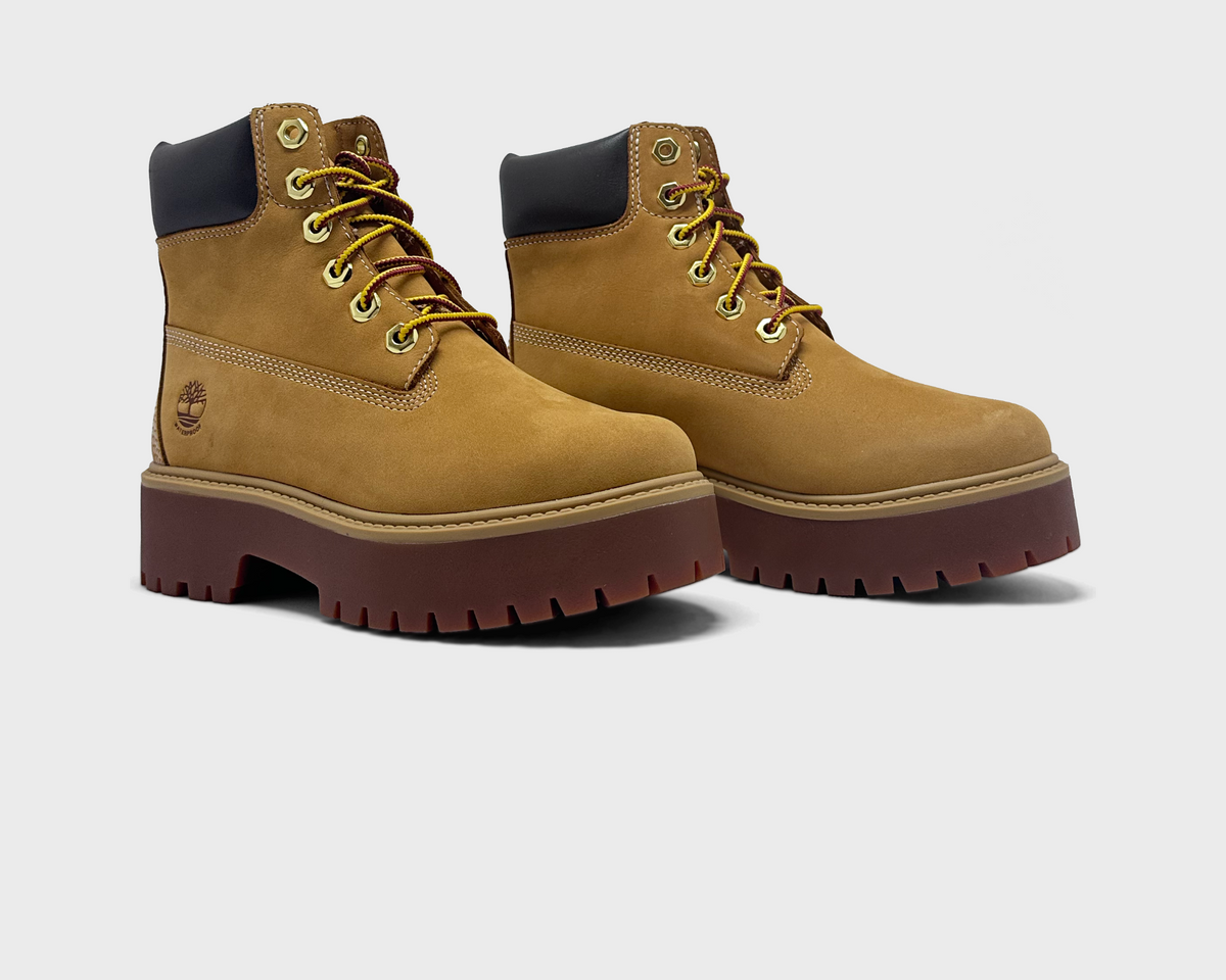 Timberland Stone Street 6 Inch Platform Boot Wheat Boot weizengelb braun Paar schräg von vorne