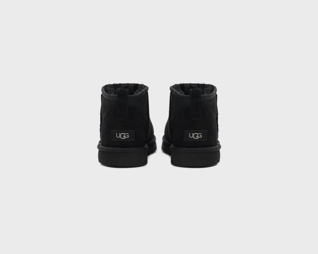 UGG Classic Ultra Mini Black Boot schwarz Paar Rückansicht