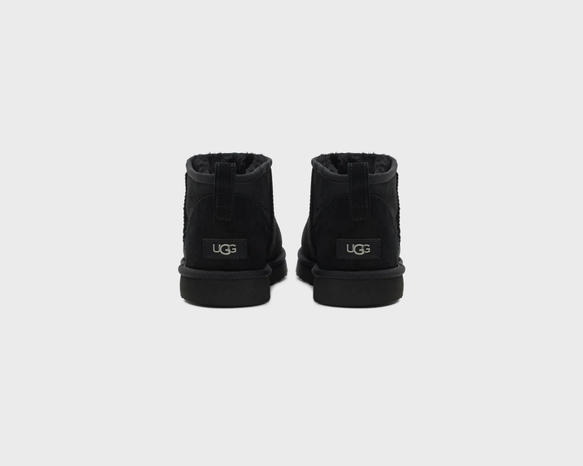 UGG Classic Ultra Mini Black Boot schwarz Paar Rückansicht