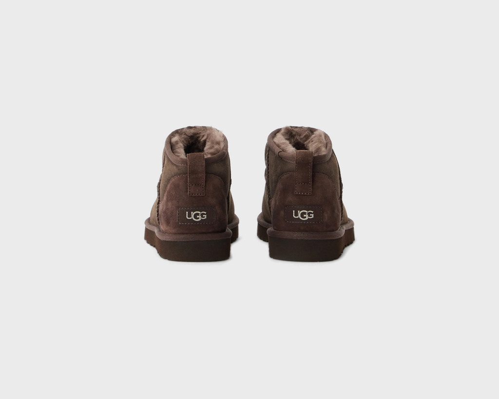 UGG Classic Ultra Mini Dusted Cocoa Boot braun Paar Rückansicht