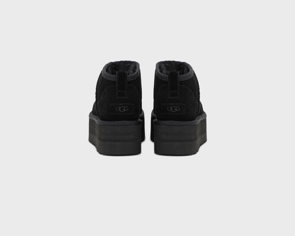UGG Classic Ultra Mini Platform Black Boots schwarz Paar Rückansicht