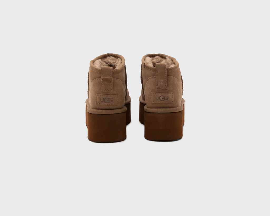 UGG Classic Ultra Mini Platform Light Bronze Boots hellbraun Paar Rückansicht