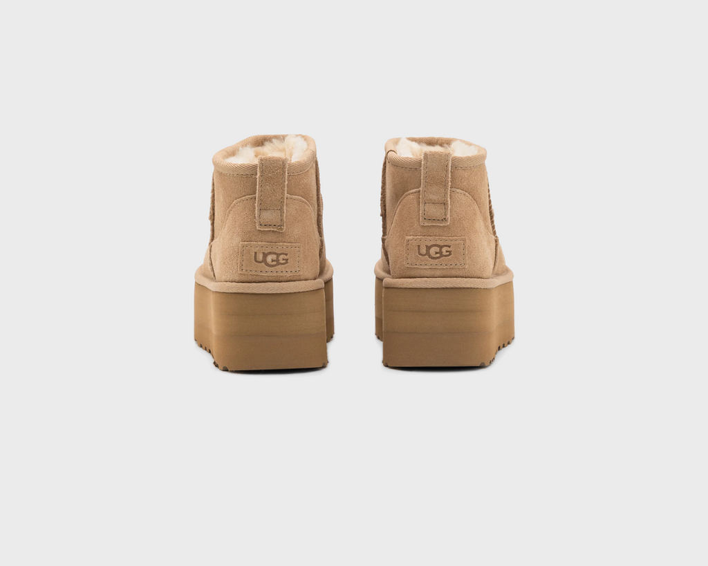 UGG Classic Ultra Mini Platform Sand Boots sandbeige Paar Rückansicht