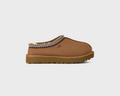 UGG Tasman II Chestnut Hausschuh braun Außenseite Seitenansicht