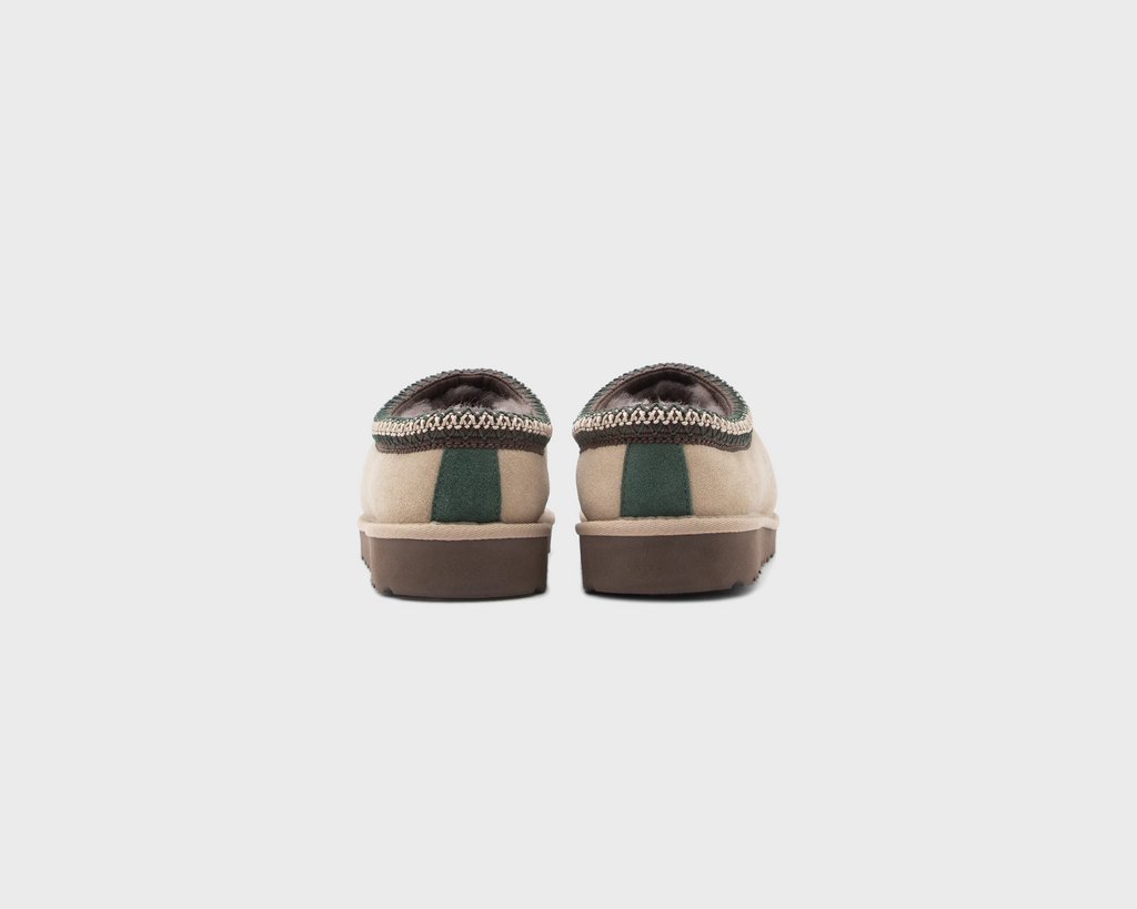 UGG Tasman II Mustard Seed Molasses Hausschuh sandbeige braun Paar Rückansicht