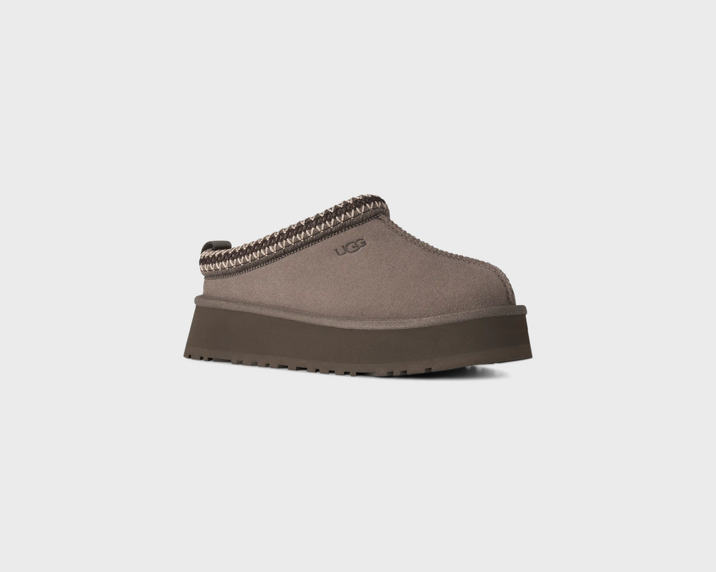 UGG Tazz II Dried Oregano Hausschuh graubraun schräg von vorne